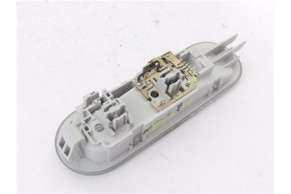 Recambio de luz delantero central techo para renault clio iii 1.5 dci (c/br1g) referencia OEM IAM 8200074352  