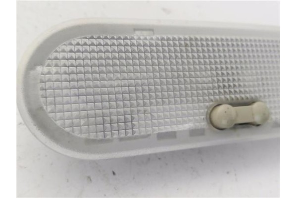 Recambio de luz delantero central techo para renault clio iii 1.5 dci (c/br1g) referencia OEM IAM 8200074352  