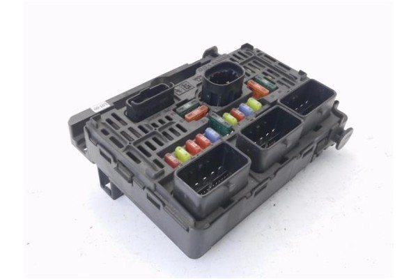 Recambio de caja fusibles/rele para peugeot 407 sw 1.6 business line referencia OEM IAM 9656593780 S118983001L 
