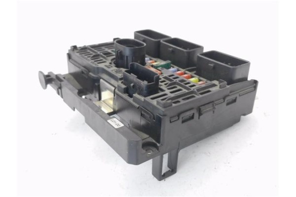 Recambio de caja fusibles/rele para peugeot 407 sw 1.6 business line referencia OEM IAM 9656593780 S118983001L 