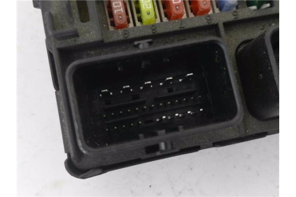 Recambio de caja fusibles/rele para peugeot 407 sw 1.6 business line referencia OEM IAM 9656593780 S118983001L 