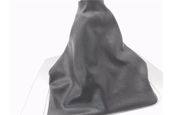 Recambio de guardapolvo palanca cambio para mazda 5 2.0 referencia OEM IAM CC2964341  