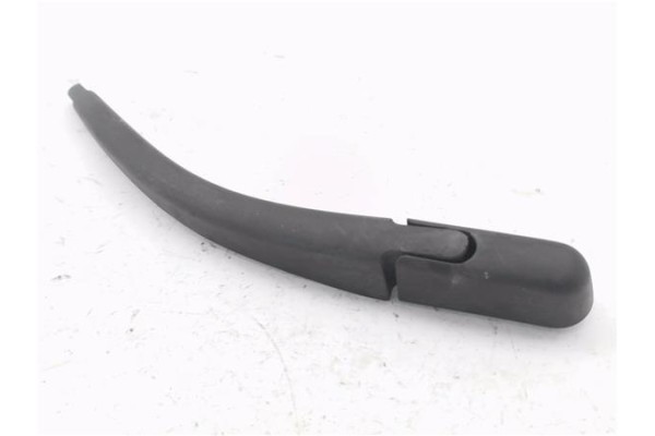 Recambio de brazo limpiaparabrisas trasero para peugeot 107 1.4 hdi referencia OEM IAM 85240OHO10  