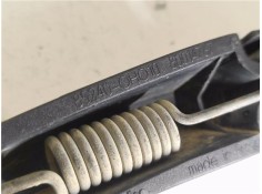 Recambio de brazo limpiaparabrisas trasero para peugeot 107 1.4 hdi referencia OEM IAM 85240OHO10  