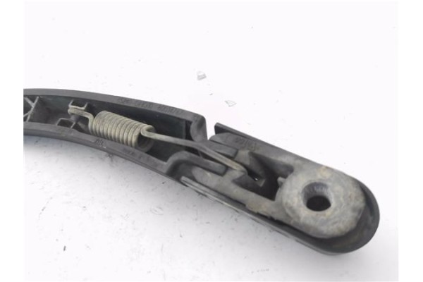 Recambio de brazo limpiaparabrisas trasero para peugeot 107 1.4 hdi referencia OEM IAM 85240OHO10  