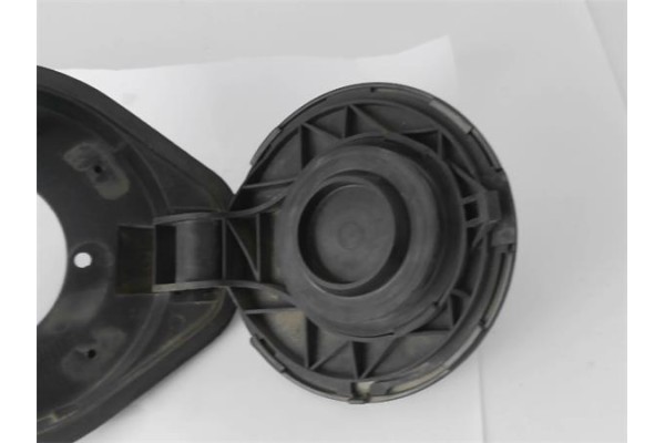 Recambio de tapa exterior combustible para peugeot 309 ii (3c, 3a) 1.1 referencia OEM IAM 9751823280  