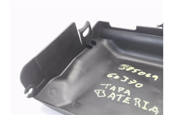 Recambio de tapa bateria para volkswagen polo iv (9n1) 1.4 16v referencia OEM IAM 6Q0915429D 6Q0937550 