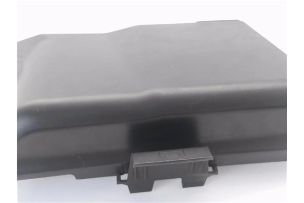 Recambio de tapa bateria para volkswagen polo iv (9n1) 1.4 16v referencia OEM IAM 6Q0915429D 6Q0937550 