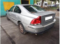 volvo s60 berlina del año 2001