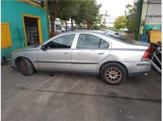 volvo s60 berlina del año 2001