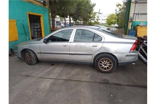 volvo s60 berlina del año 2001