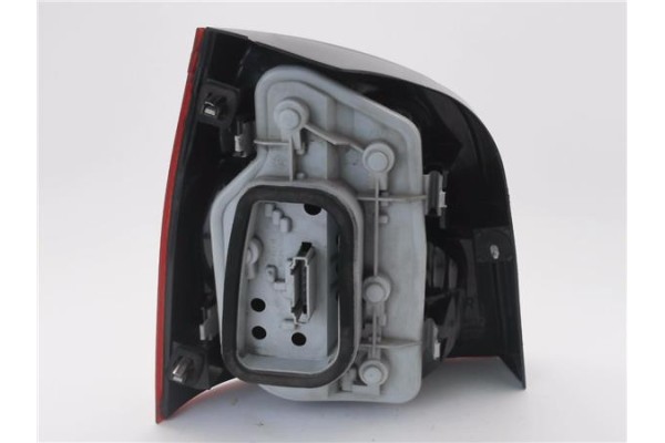 Recambio de piloto trasero derecho para volkswagen polo iv (9n1) 1.4 16v referencia OEM IAM 6Q6945258A 6Q6945096G 