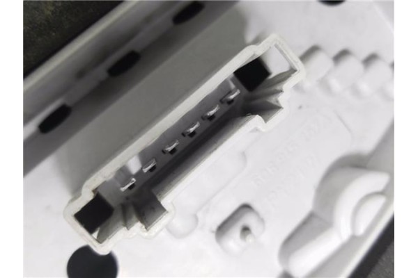 Recambio de piloto trasero izquierdo para volkswagen polo iv (9n1) 1.4 16v referencia OEM IAM 6Q6945095B 6Q6945111 
