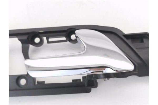 Recambio de manilla int. puerta delantero derecha para volkswagen polo iv (9n1) 1.4 16v referencia OEM IAM 6Q0837174A 6Q0837174G