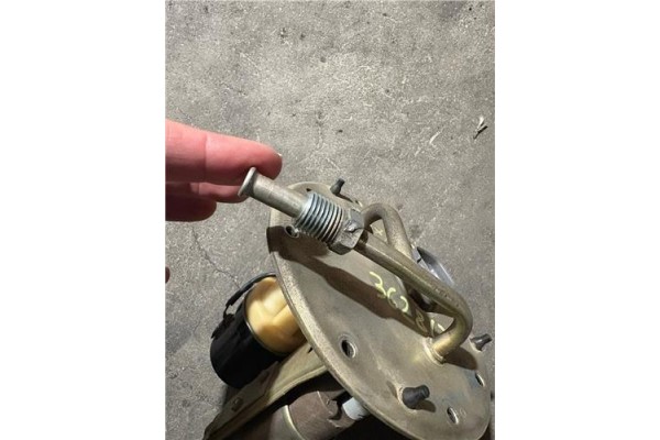 Recambio de bomba combustible para toyota corolla (e11) 1.6 16v (zze112_) referencia OEM IAM 7720312280  