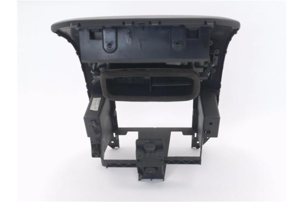 Recambio de embellecedor consola central para volkswagen polo iv (9n1) 1.4 16v referencia OEM IAM 6Q0858069L  