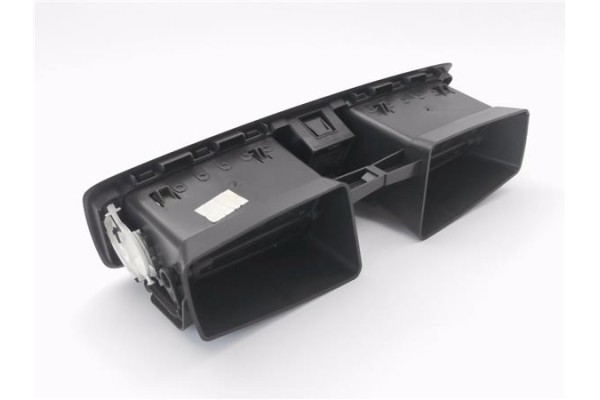 Recambio de rejilla entrada de aire para renault megane iii sport tourer 1.5 business referencia OEM IAM E3100101  