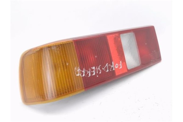Recambio de piloto trasero izquierdo para ford sierra berlina 1.3 básico referencia OEM IAM 6123145  