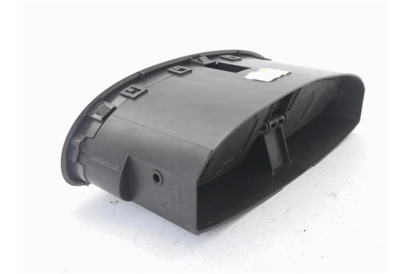 Recambio de rejilla entrada de aire para renault clio iii 1.5 dci (c/br1g) referencia OEM IAM 7701208584  
