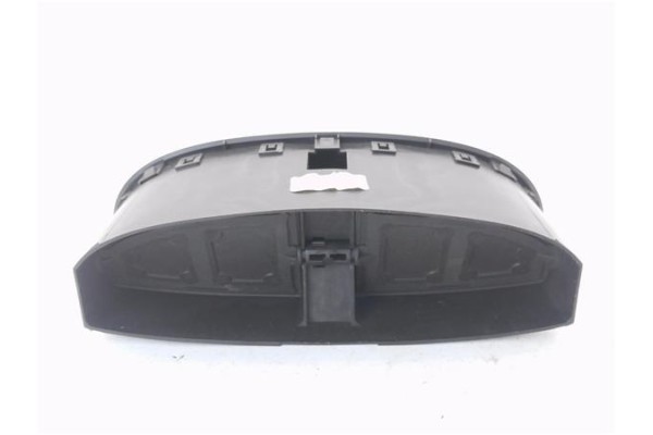 Recambio de rejilla entrada de aire para renault clio iii 1.5 dci (c/br1g) referencia OEM IAM 7701208584  