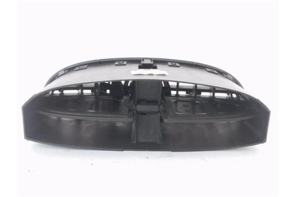 Recambio de rejilla entrada de aire para renault clio iii 1.5 dci (c/br1g) referencia OEM IAM 7701208584  