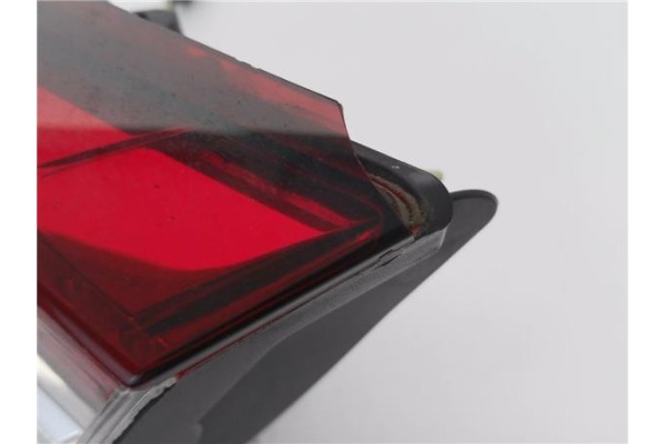Recambio de piloto porton trasero derecho para renault megane iii sport tourer 1.5 business referencia OEM IAM 265500027R  