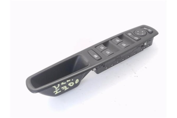 Recambio de mando elevalunas delantero izquierdo para renault megane iii sport tourer 1.5 business referencia OEM IAM 809610017R