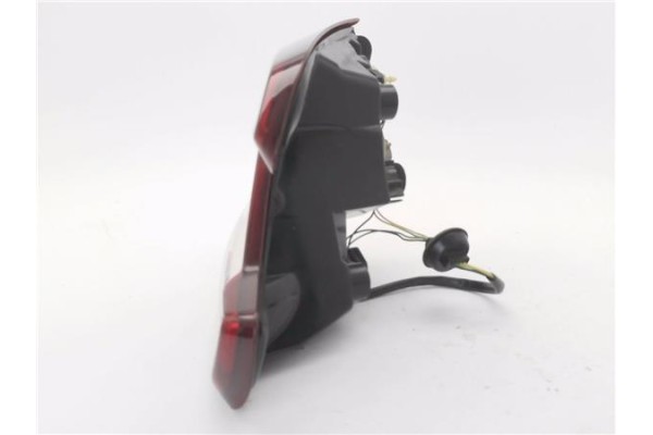 Recambio de piloto porton trasero izquierdo para renault megane iii sport tourer 1.5 business referencia OEM IAM 265550028R  