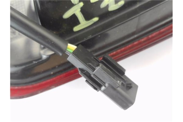 Recambio de piloto porton trasero izquierdo para renault megane iii sport tourer 1.5 business referencia OEM IAM 265550028R  