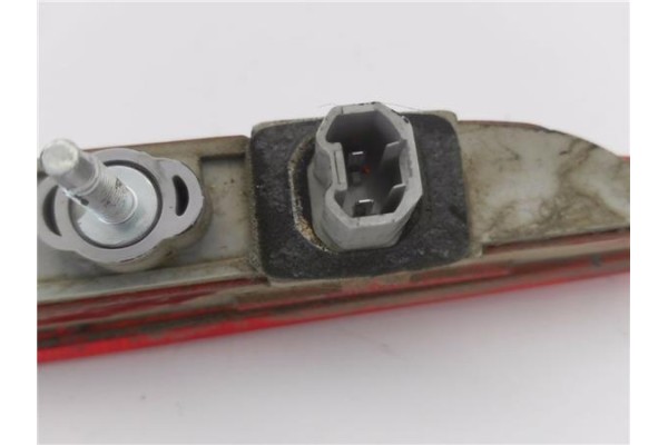 Recambio de luz central de freno para mazda 5 2.0 referencia OEM IAM C23551580 D46151580 