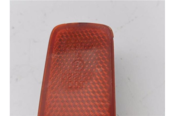 Recambio de reflectante paragolpes trasero para mazda 5 2.0 referencia OEM IAM E4023187  