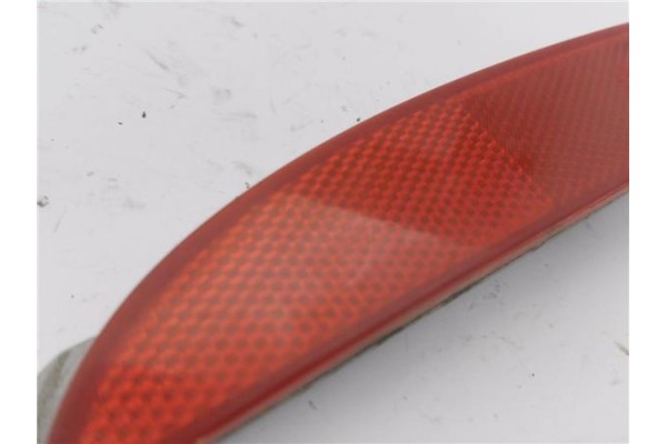 Recambio de reflectante paragolpes trasero para mazda 5 2.0 referencia OEM IAM E4023187  