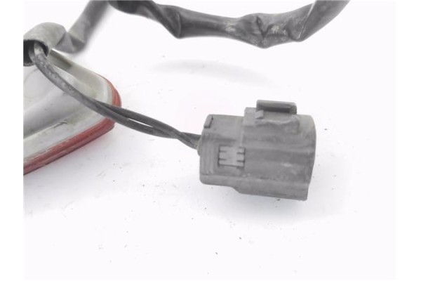 Recambio de piloto antiniebla trasero derecho para mazda 5 2.0 referencia OEM IAM CC2951650  