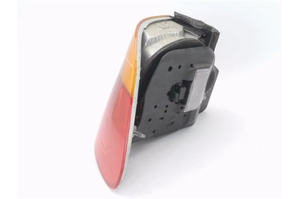 Recambio de piloto trasero derecho para bmw serie 3 coupe (e46) 2.0 320 ci referencia OEM IAM 257022R 63218383100 
