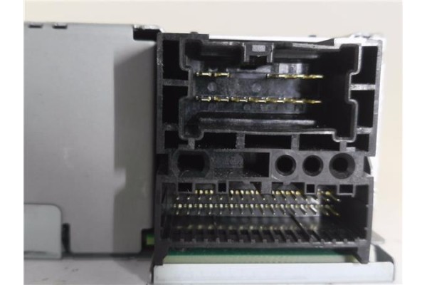 Recambio de autoradio para renault megane iii sport tourer 1.5 business referencia OEM IAM 1439127979 TA20111664 