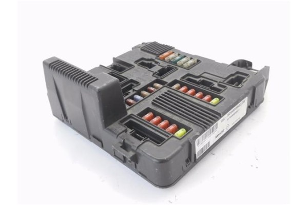 Recambio de caja fusibles/rele para renault scenic ii (jm) 1.9 authentique referencia OEM IAM 8200306032B S118399200E 