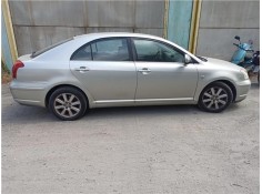 toyota avensis berlina (t25) del año 2003