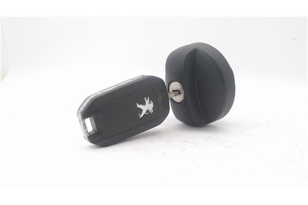 Recambio de tapon combustible para peugeot 208 referencia OEM IAM 1508G0  