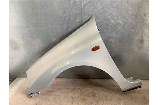 Recambio de aleta delantero izquierda para renault clio ii fase i (b/cb0) 1.2 (b/cb0f, b/cb0a, b/cb10, b/cb1k, b/cb2d, b/cb2h) r