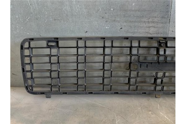Recambio de rejilla capo para seat 127 (127a) 0.9 referencia OEM IAM HB53011006  
