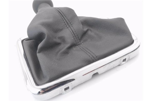 Recambio de pomo palanca cambio para peugeot 407 sw 1.6 business line referencia OEM IAM 2403P2  