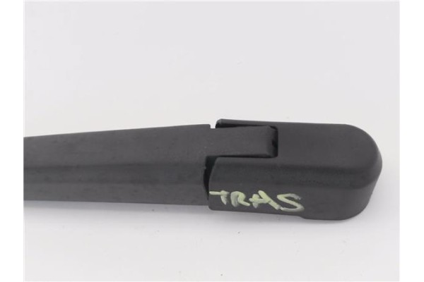 Recambio de brazo limpiaparabrisas trasero para mazda 5 2.0 referencia OEM IAM C23567421A  