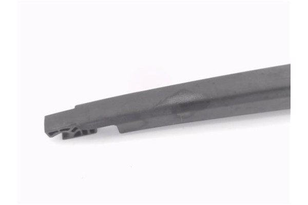 Recambio de brazo limpiaparabrisas trasero para mazda 5 2.0 referencia OEM IAM C23567421A  