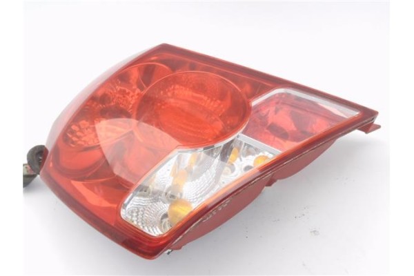 Recambio de piloto trasero izquierdo para chevrolet kalos 1.2 se referencia OEM IAM 300266L  