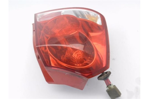 Recambio de piloto trasero izquierdo para chevrolet kalos 1.2 se referencia OEM IAM 300266L  