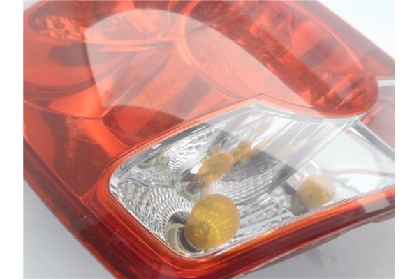 Recambio de piloto trasero izquierdo para chevrolet kalos 1.2 se referencia OEM IAM 300266L  