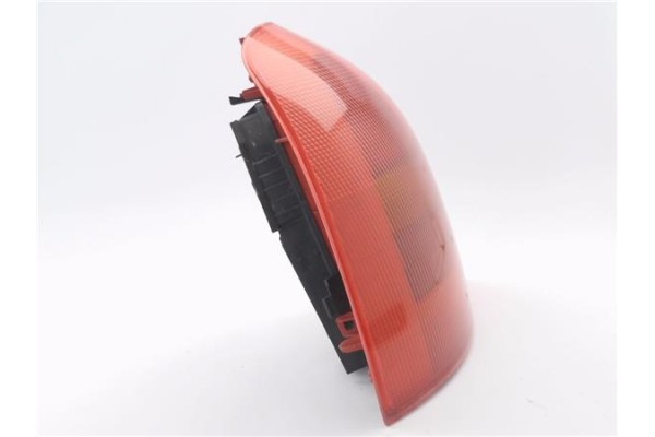 Recambio de piloto trasero izquierdo para renault clio ii (xbo) 1.4 75cv referencia OEM IAM 7700410515  