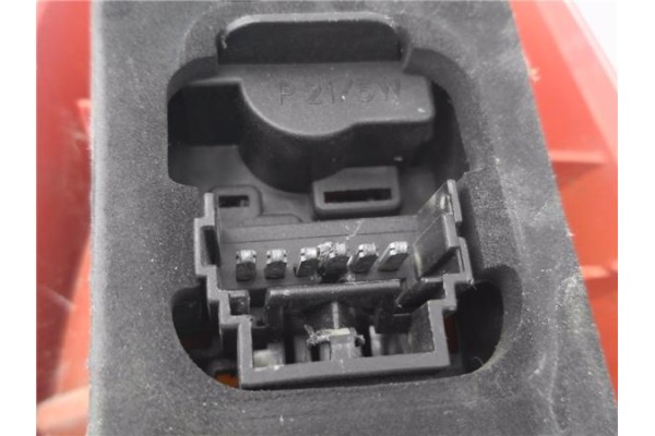 Recambio de piloto trasero izquierdo para renault clio ii (xbo) 1.4 75cv referencia OEM IAM 7700410515  
