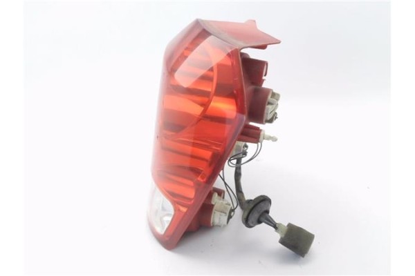 Recambio de piloto trasero derecho para chevrolet kalos 1.2 se referencia OEM IAM 300267R  