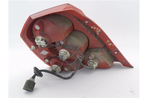 Recambio de piloto trasero derecho para chevrolet kalos 1.2 se referencia OEM IAM 300267R  